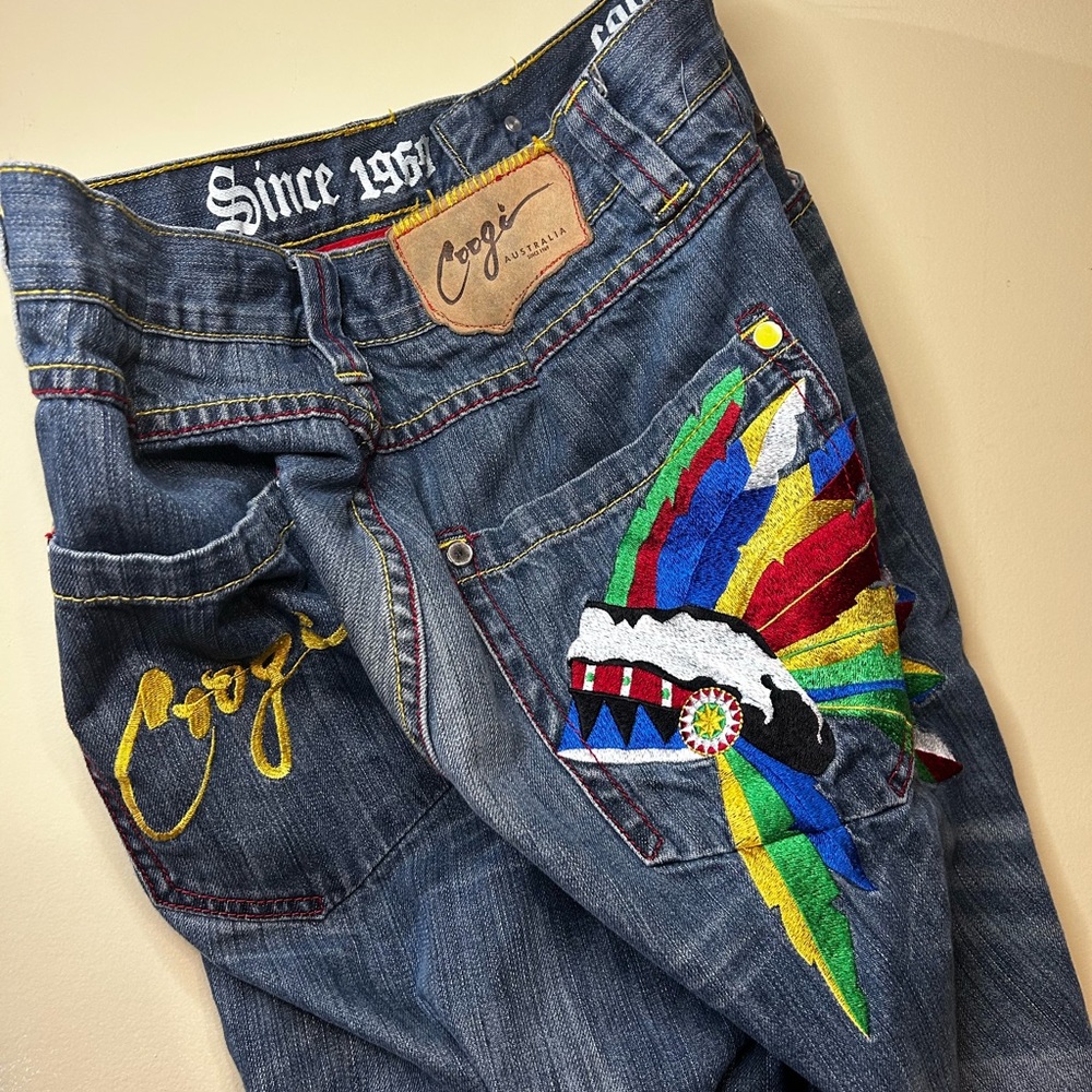 Coogi Blue Embroidered Men's Jeans Vintage